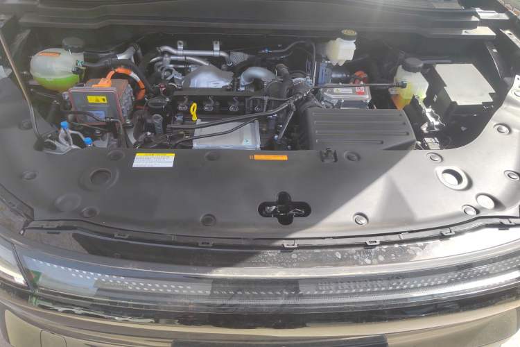 Used Dongfeng Aeolus L8 2025 Model 185KM Dream Edition Engine Bay
