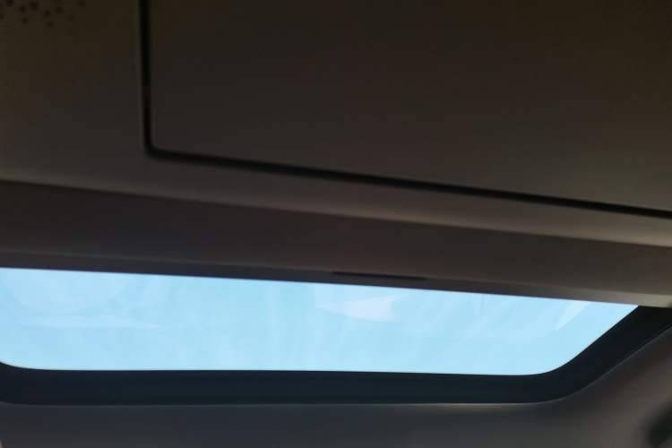 Used Dongfeng Aeolus L8 2025 Model 185KM Dream Edition Headliner