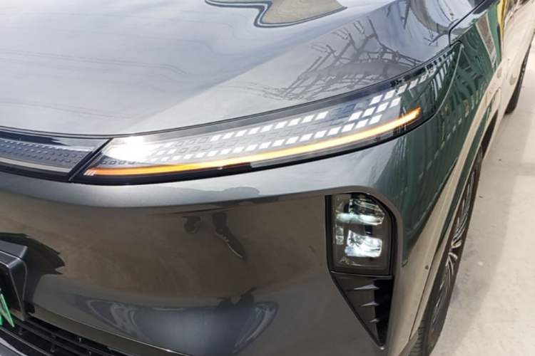 Used Dongfeng Aeolus L8 2025 Model 185KM Dream Edition Left Front Headlight