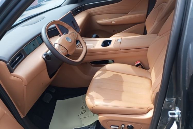 Used Dongfeng Aeolus L8 2025 Model 185KM Dream Edition Left Front Seat