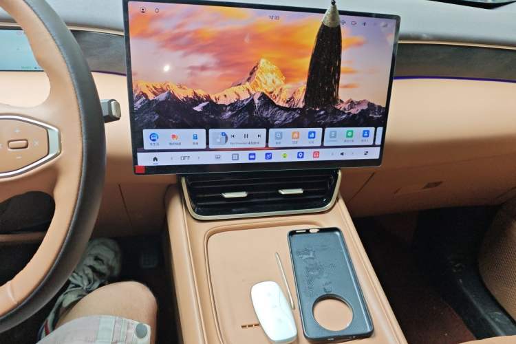 Used Dongfeng Aeolus L8 2025 Model 185KM Dream Edition Audio And AC Panel