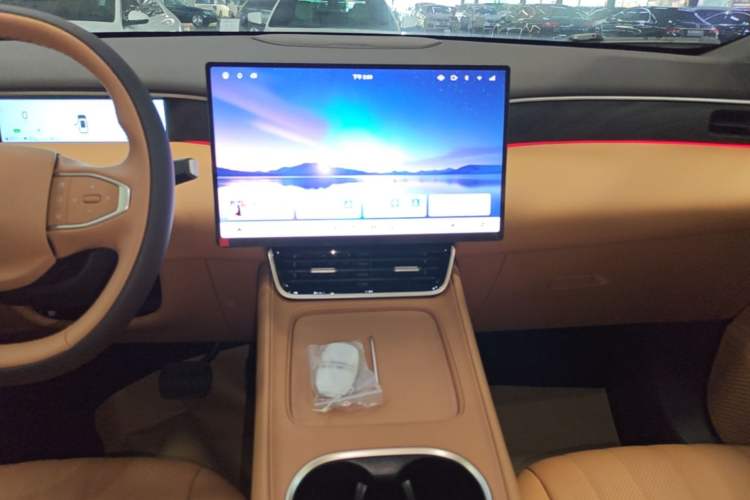 Used Dongfeng Aeolus L8 2025 Model 112KM Dream Edition Audio And AC Panel