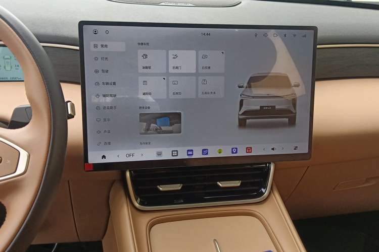 Used Dongfeng Aeolus L8 2025 Model 185KM Dream Edition Audio And AC Panel