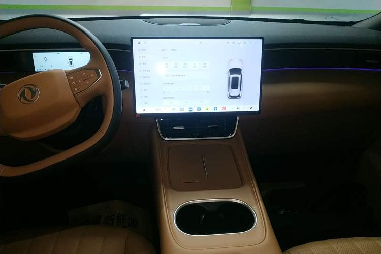 Used Dongfeng Aeolus L8 2025 Model 185KM Dream Edition Audio And AC Panel