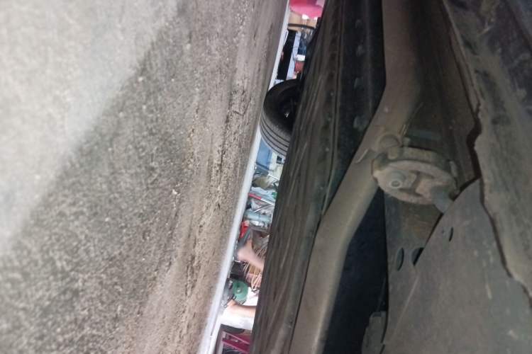 Used Dongfeng Aeolus L8 2025 Model 185KM Dream Edition Chassis Front Right