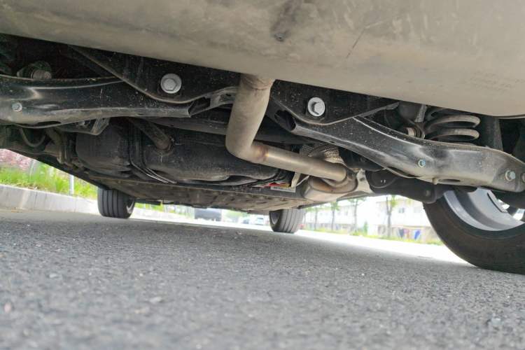 Used Dongfeng Aeolus L8 2025 Model 185KM Dream Edition Chassis Rear