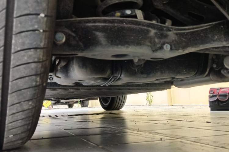 Used Dongfeng Aeolus L8 2025 Model 185KM Dream Edition Chassis Rear Left