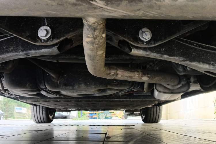 Used Dongfeng Aeolus L8 2025 Model 185KM Dream Edition Chassis Rear