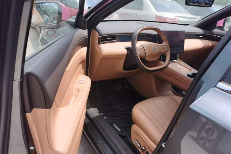 Used Dongfeng Aeolus L8 2025 Model 185KM Dream Edition Driver Seat
