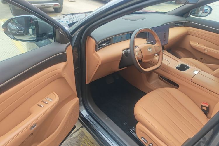 Used Dongfeng Aeolus L8 2025 Model 185KM Dream Edition Driver Seat