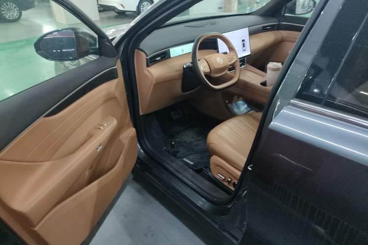 Used Dongfeng Aeolus L8 2025 Model 185KM Dream Edition Driver Seat