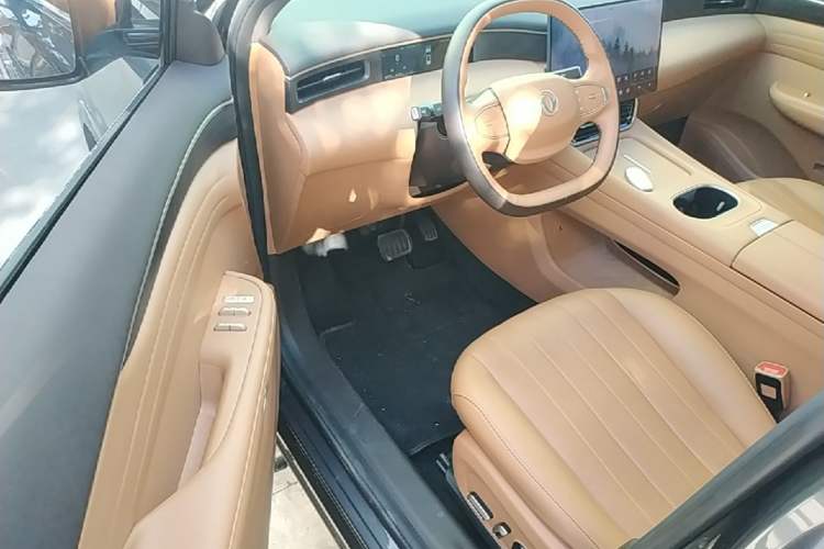 Used Dongfeng Aeolus L8 2025 Model 185KM Dream Edition Driver Seat