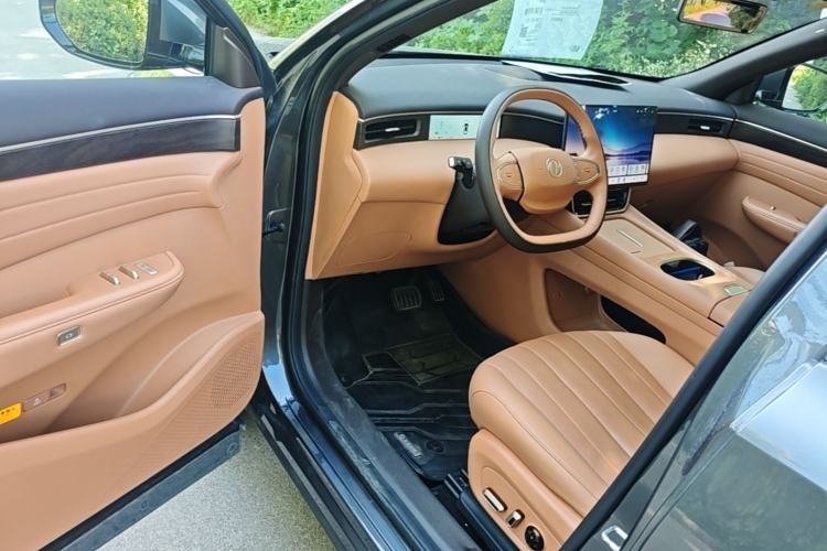 Used Dongfeng Aeolus L8 2025 Model 185KM Dream Edition Driver Seat