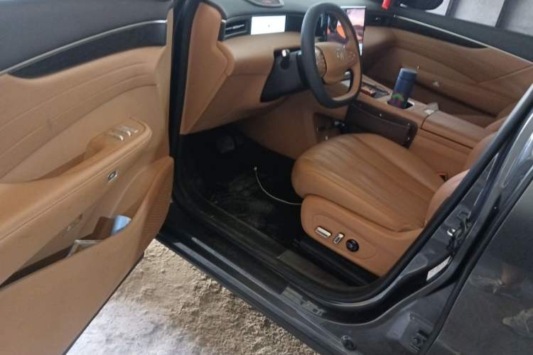 Used Dongfeng Aeolus L8 2025 Model 185KM Dream Edition Driver Seat