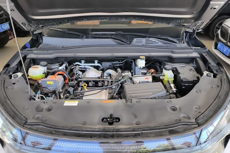 Used Dongfeng Aeolus L8 2025 Model 185KM Dream Edition Engine Bay