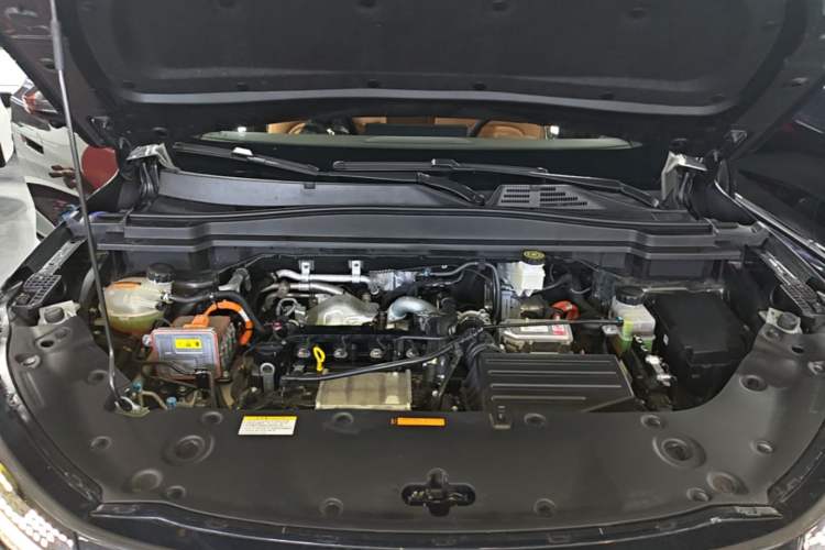 Used Dongfeng Aeolus L8 2025 Model 185KM Dream Edition Engine Bay