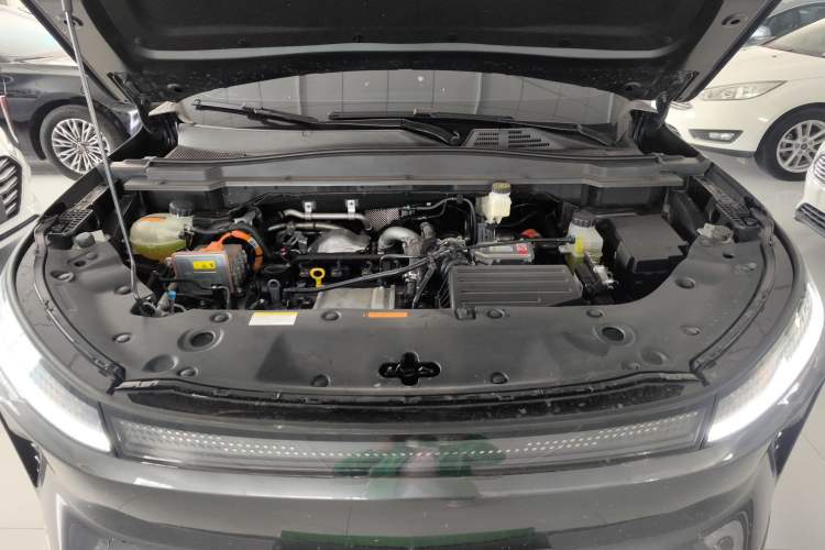 Used Dongfeng Aeolus L8 2025 Model 185KM Dream Edition Engine Bay