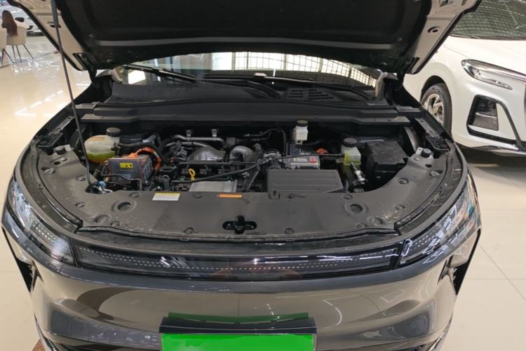 Used Dongfeng Aeolus L8 2025 Model 112KM Dream Edition Engine Bay
