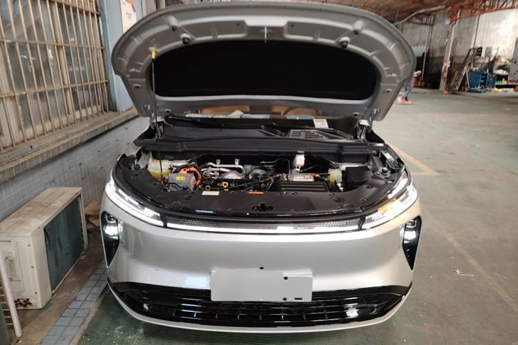 Used Dongfeng Aeolus L8 2025 Model 185KM Dream Edition Engine Bay