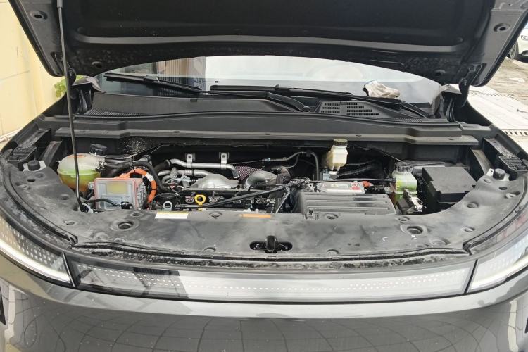 Used Dongfeng Aeolus L8 2025 Model 185KM Dream Edition Engine Bay