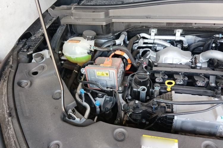 Used Dongfeng Aeolus L8 2025 Model 185KM Dream Edition Engine Bay Right