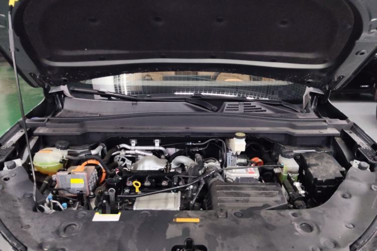 Used Dongfeng Aeolus L8 2025 Model 185KM Dream Edition Engine Bay