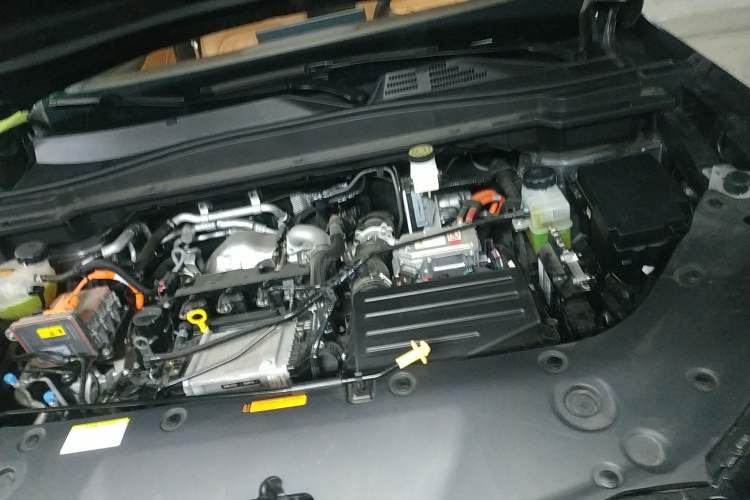 Used Dongfeng Aeolus L8 2025 Model 185KM Dream Edition Engine Bay
