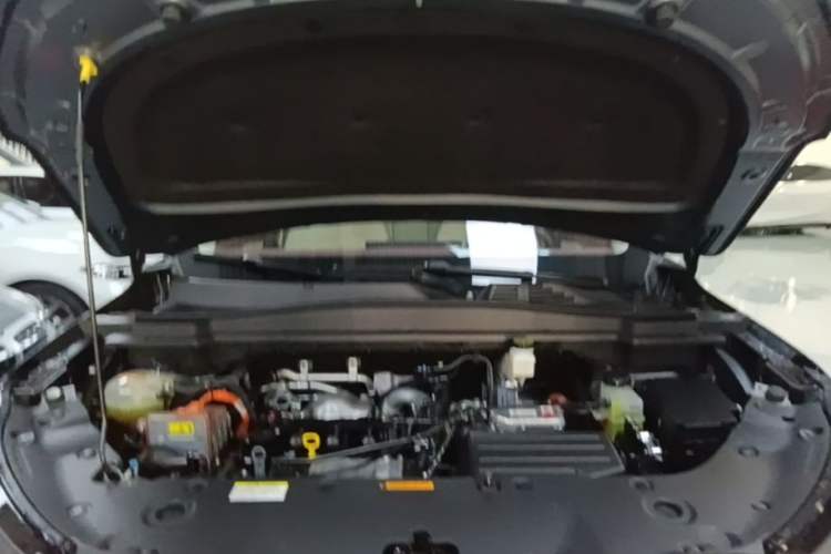 Used Dongfeng Aeolus L8 2025 Model 185KM Dream Edition Engine Bay