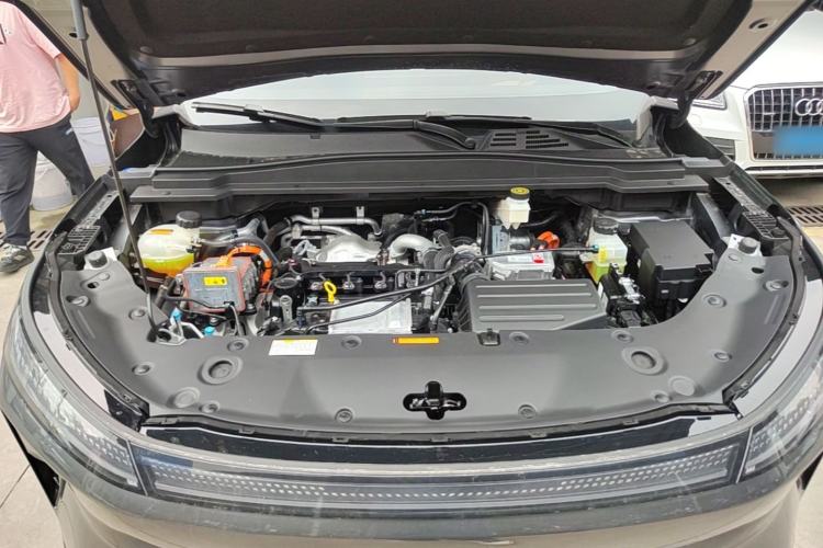 Used Dongfeng Aeolus L8 2025 Model 185KM Dream Edition Engine Bay