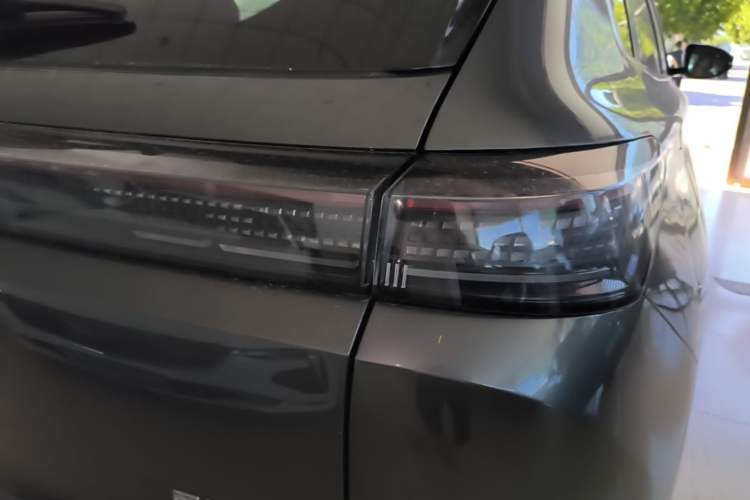 Used Dongfeng Aeolus L8 2025 Model 185KM Dream Edition Exterior 3