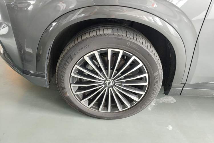 Used Dongfeng Aeolus L8 2025 Model 185KM Dream Edition Exterior 4