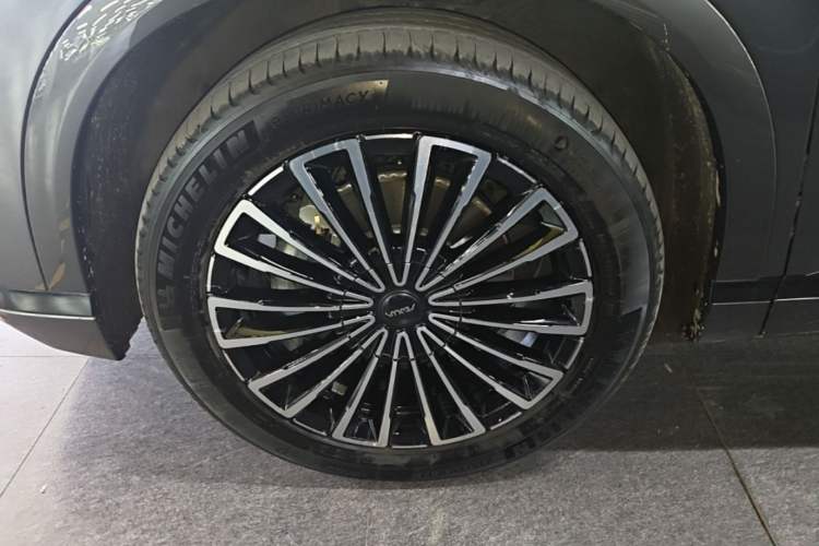Used Dongfeng Aeolus L8 2025 Model 185KM Dream Edition Exterior 4