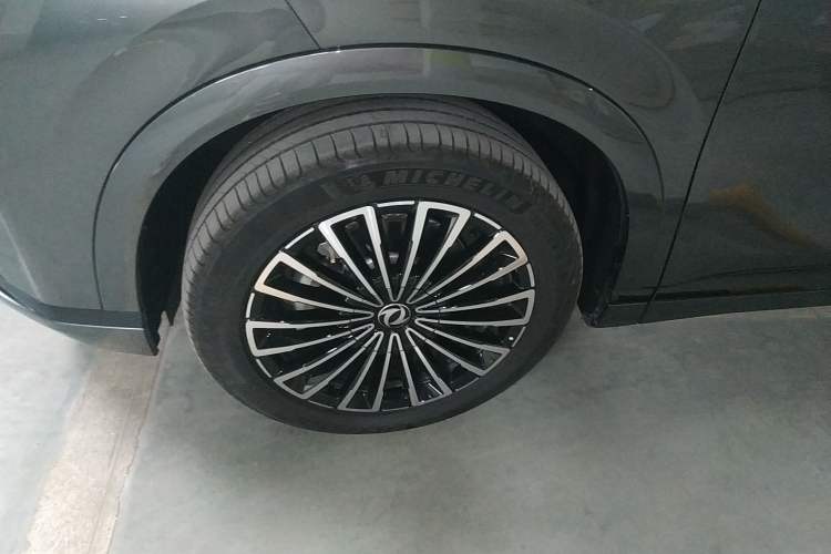 Used Dongfeng Aeolus L8 2025 Model 185KM Dream Edition Exterior 4