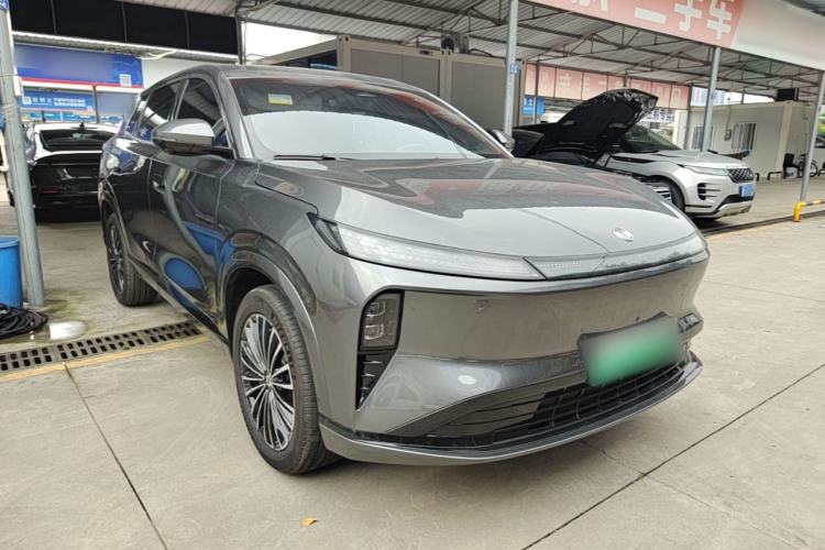 Used Dongfeng Aeolus L8 2025 Model 185KM Dream Edition Front Right 45 Deg