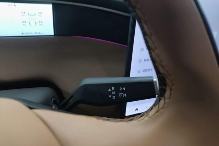 Used Dongfeng Aeolus L8 2025 Model 185KM Dream Edition Gear Lever