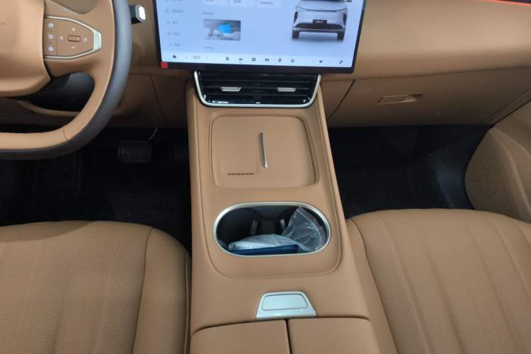Used Dongfeng Aeolus L8 2025 Model 185KM Dream Edition Gear Lever
