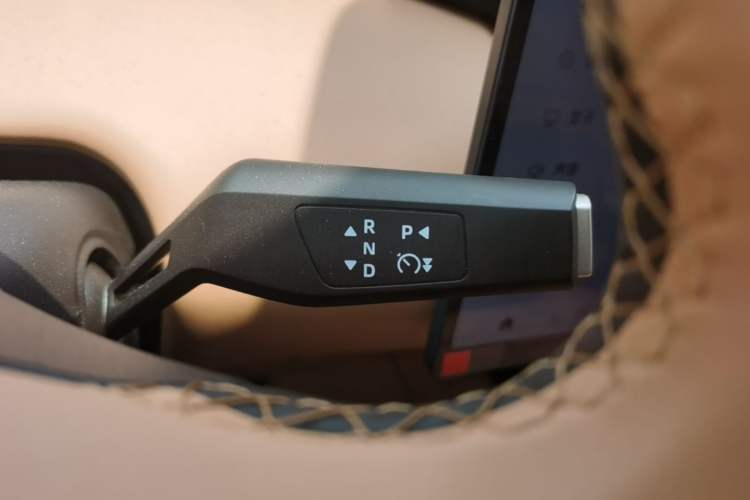 Used Dongfeng Aeolus L8 2025 Model 185KM Dream Edition Gear Lever