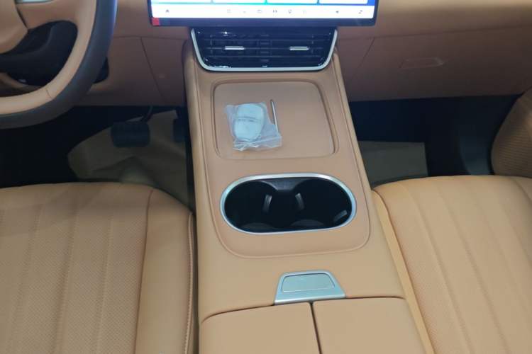 Used Dongfeng Aeolus L8 2025 Model 112KM Dream Edition Gear Lever