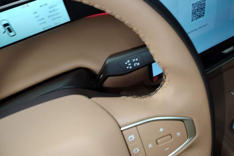 Used Dongfeng Aeolus L8 2025 Model 185KM Dream Edition Gear Lever