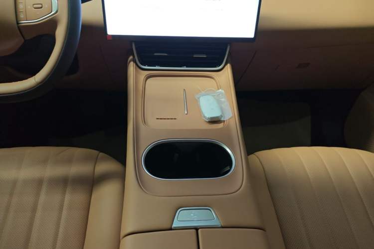 Used Dongfeng Aeolus L8 2025 Model 112KM Dream Edition Gear Lever