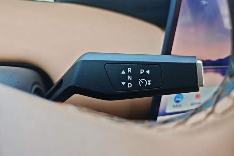 Used Dongfeng Aeolus L8 2025 Model 185KM Dream Edition Gear Lever