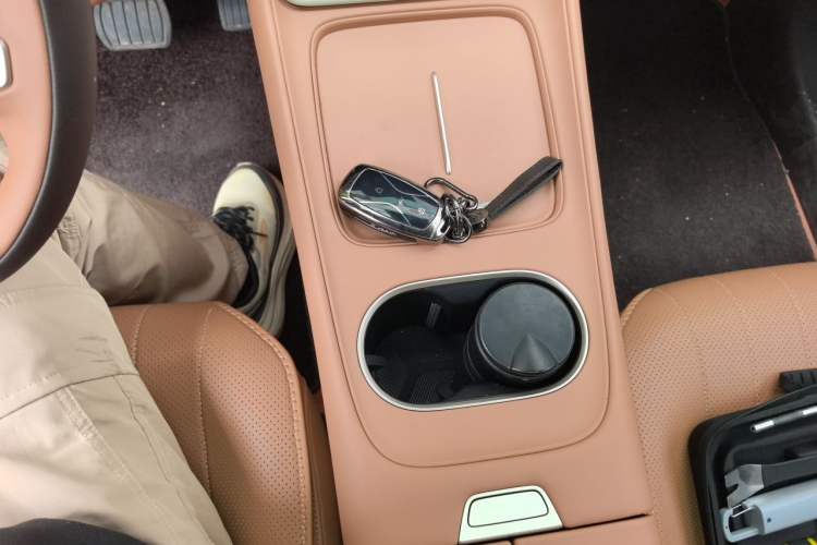 Used Dongfeng Aeolus L8 2025 Model 185KM Dream Edition Gear Lever