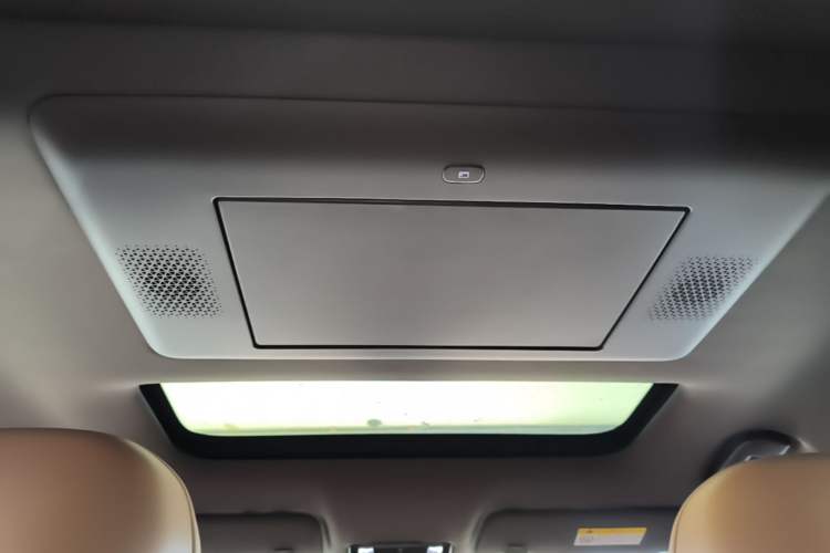 Used Dongfeng Aeolus L8 2025 Model 185KM Dream Edition Headliner