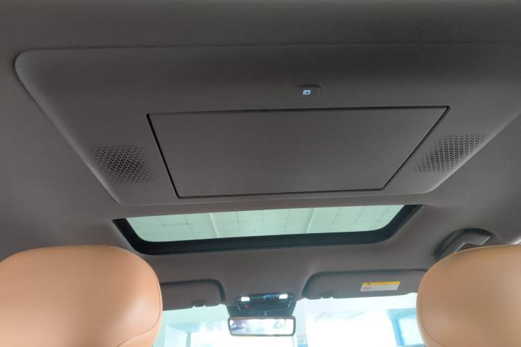 Used Dongfeng Aeolus L8 2025 Model 185KM Dream Edition Headliner
