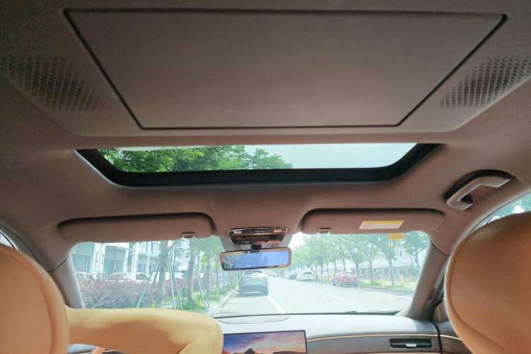 Used Dongfeng Aeolus L8 2025 Model 185KM Dream Edition Headliner