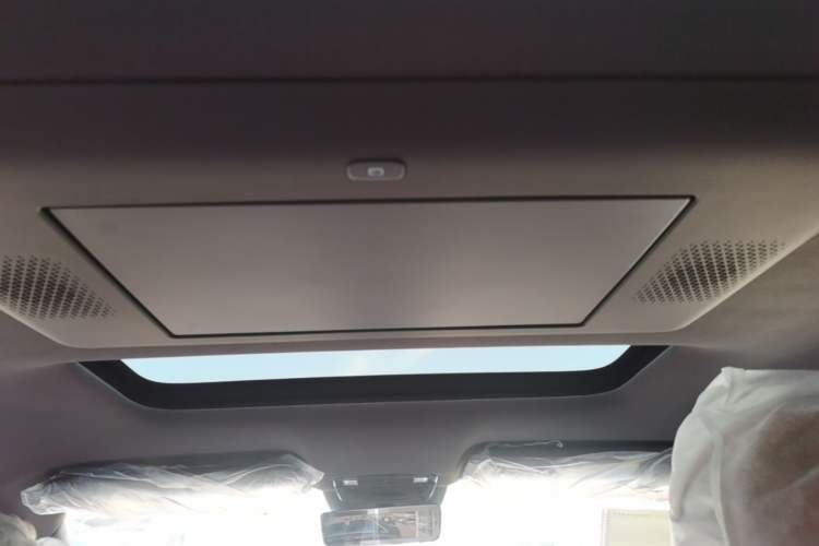 Used Dongfeng Aeolus L8 2025 Model 112KM Dream Edition Headliner