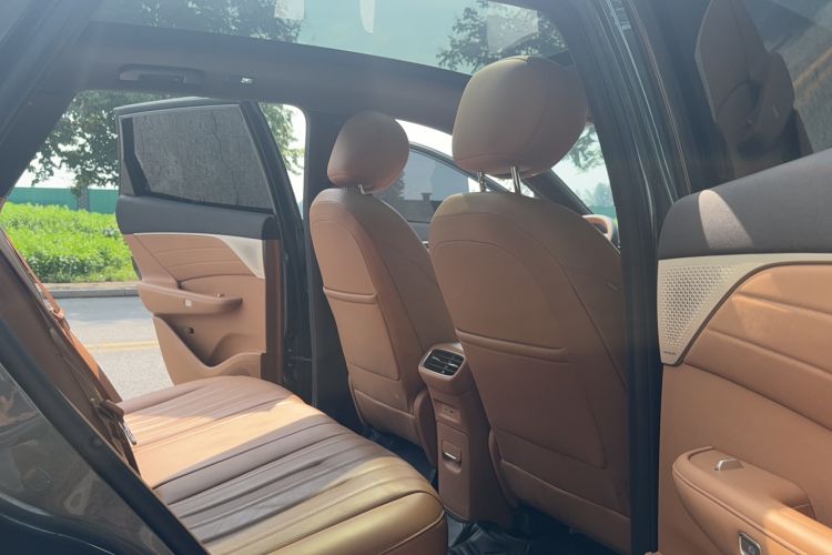 Used Dongfeng Aeolus L8 2025 Model 185KM Ideal Edition Interior 1
