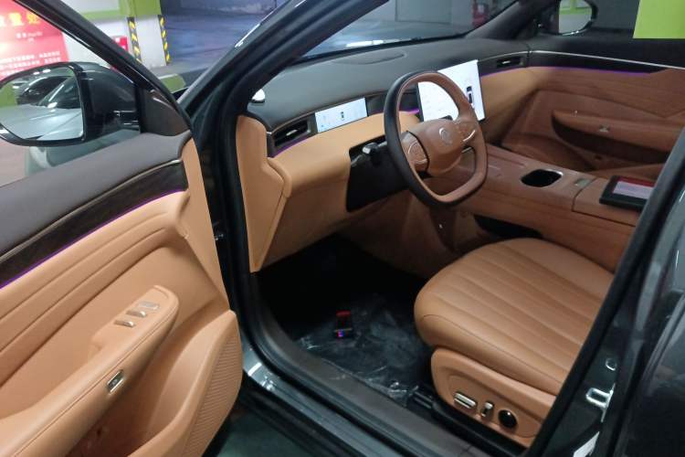 Used Dongfeng Aeolus L8 2025 Model 185KM Dream Edition Interior 3