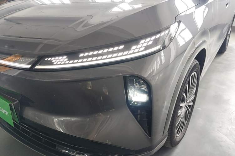 Used Dongfeng Aeolus L8 2025 Model 185KM Dream Edition Left Front Headlight