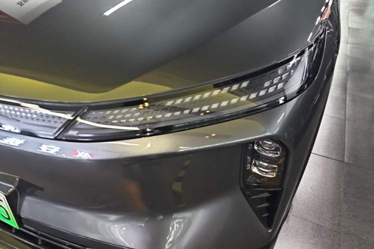 Used Dongfeng Aeolus L8 2025 Model 185KM Dream Edition Left Front Headlight